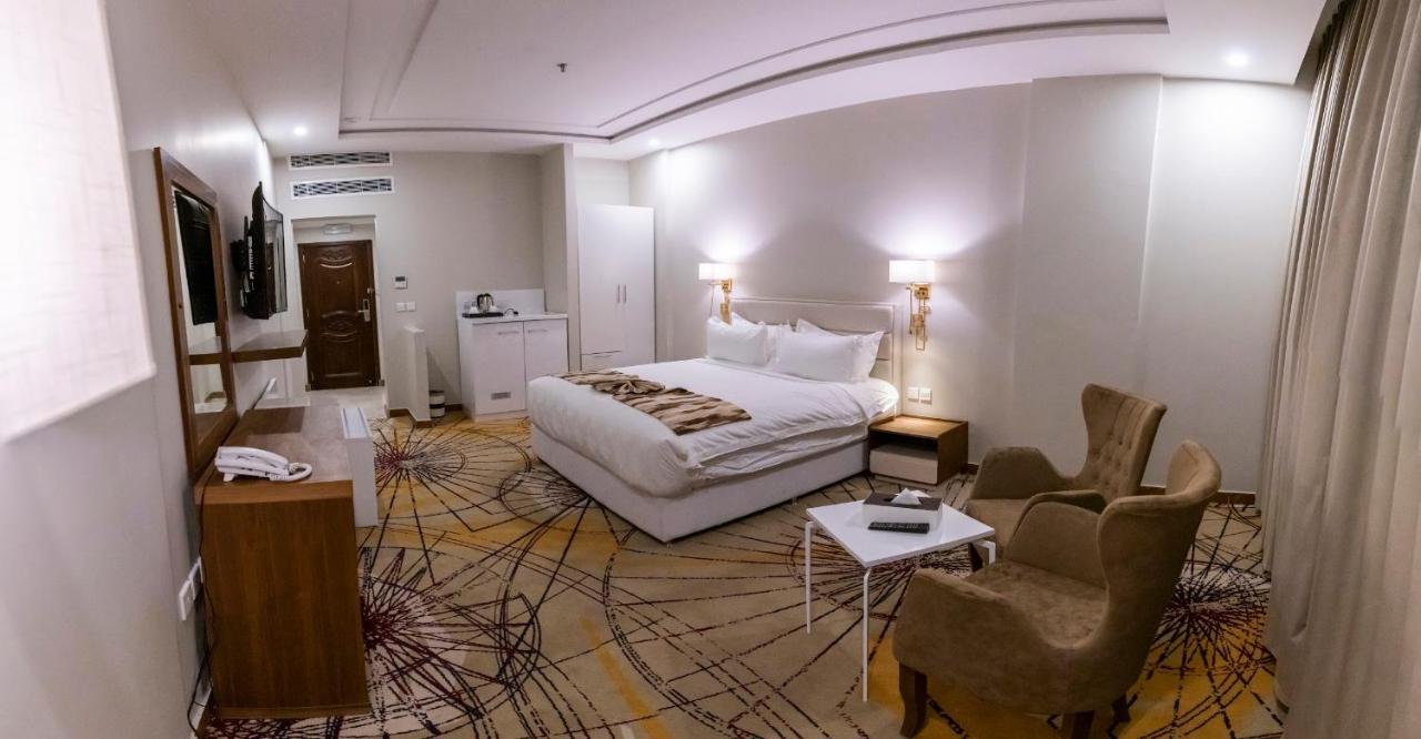 Seven Gardens Hotel ฏออิฟ ภายนอก รูปภาพ